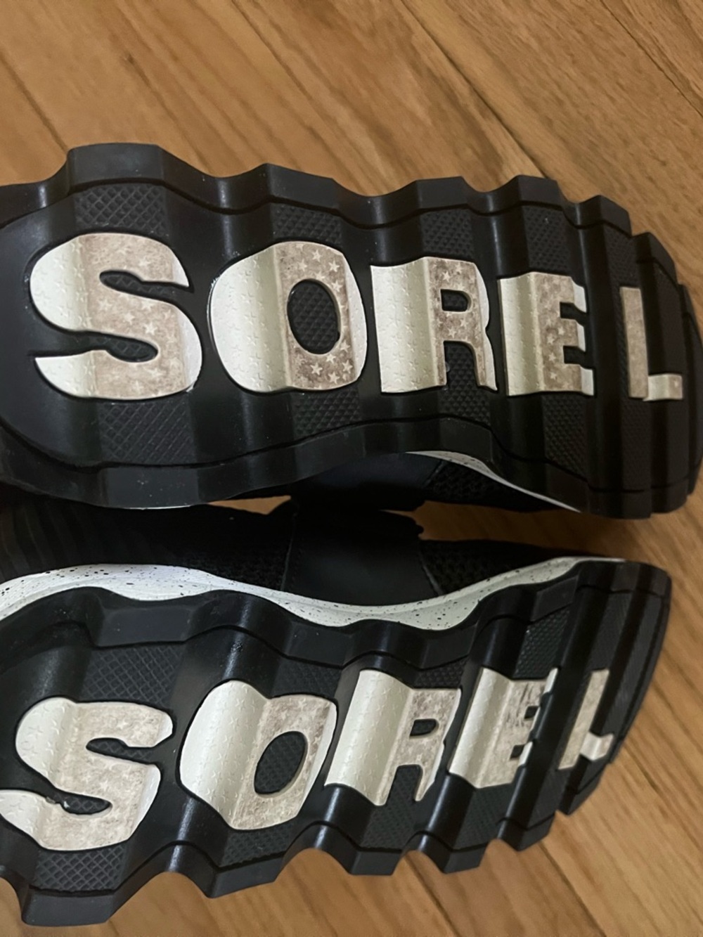 Sorel Kinetic Sneak in Black with sea salt Size 9 - Picture 7 of 8